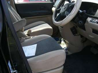 2003 Nissan Serena Pics
