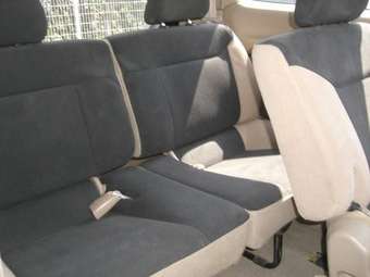 2003 Nissan Serena Pictures