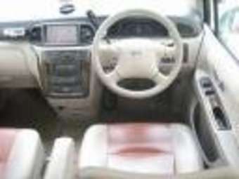 2003 Nissan Serena Pictures