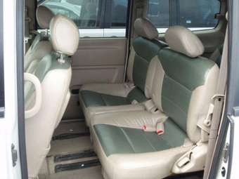 2003 Nissan Serena Pictures