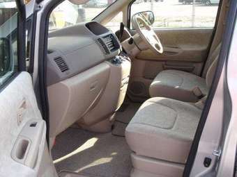 2003 Nissan Serena For Sale