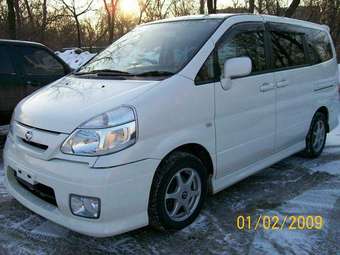 2003 Nissan Serena Pictures