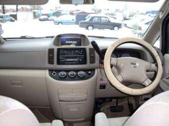 2003 Nissan Serena Pictures