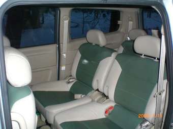 2003 Nissan Serena Photos