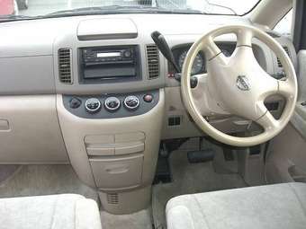 2003 Nissan Serena Pictures