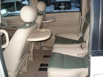 2003 Nissan Serena Photos
