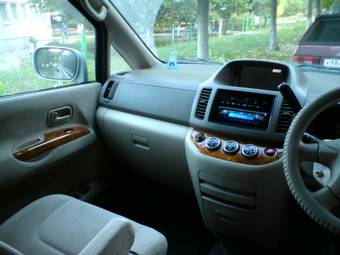 2003 Nissan Serena Pics