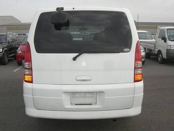 2003 Nissan Serena Pictures