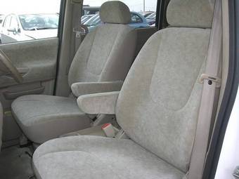 2003 Nissan Serena Wallpapers