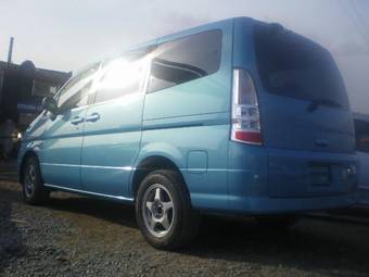 2003 Nissan Serena Photos