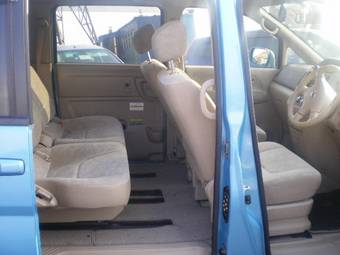 2003 Nissan Serena Wallpapers