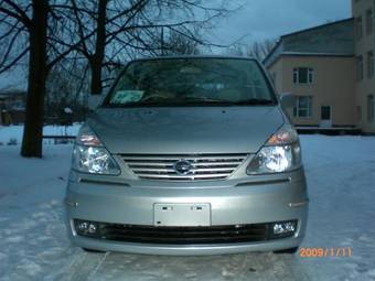 2003 Nissan Serena Pics