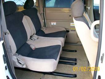 2003 Nissan Serena Photos