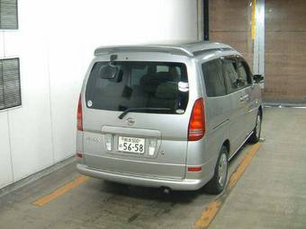 2003 Nissan Serena Photos