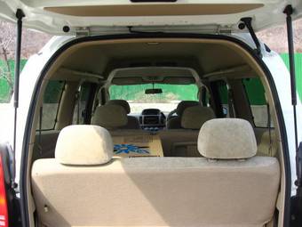 2003 Nissan Serena Images