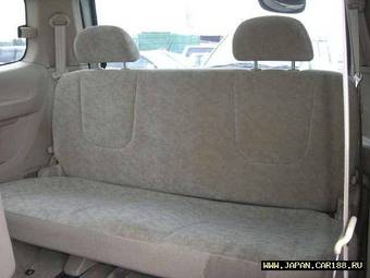 2003 Nissan Serena Pictures