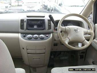 2003 Nissan Serena Pictures