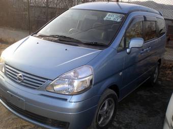 2003 Nissan Serena Pictures