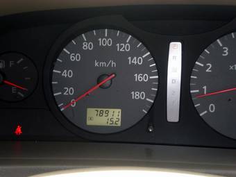 2003 Nissan Serena Photos