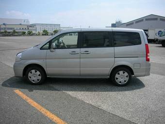 2003 Nissan Serena Pictures