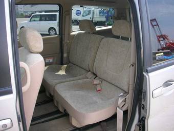 2003 Nissan Serena Pictures