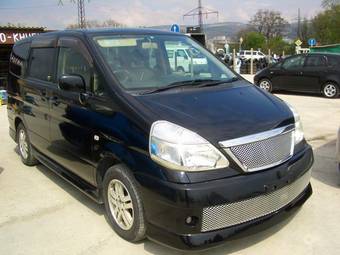 2003 Nissan Serena Photos