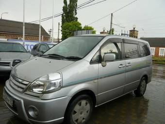 2003 Nissan Serena Pictures