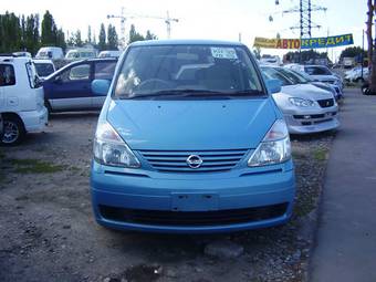2003 Nissan Serena Pictures