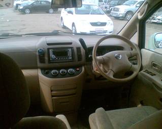 2003 Nissan Serena Photos