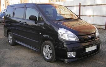 2003 Nissan Serena Photos