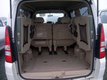 2003 Nissan Serena Pictures