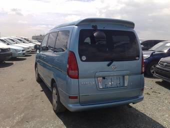 2003 Nissan Serena Pics