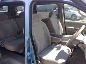 2003 Nissan Serena Photos