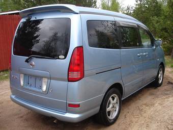 2003 Nissan Serena Photos