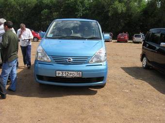 2003 Nissan Serena Pictures