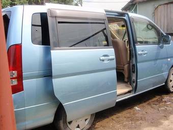 2003 Nissan Serena Photos