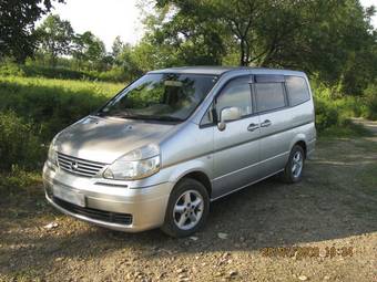 2003 Nissan Serena Photos