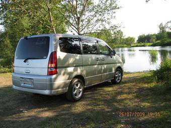 2003 Nissan Serena Photos