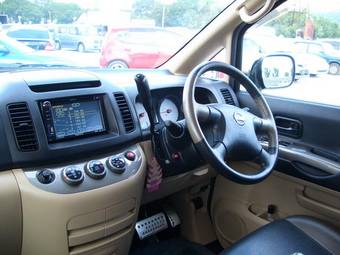 2003 Nissan Serena Photos