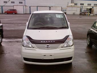 2003 Nissan Serena Photos