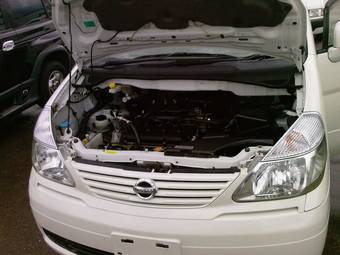 2003 Nissan Serena Photos