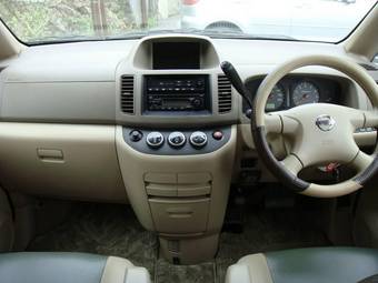 2003 Nissan Serena Photos