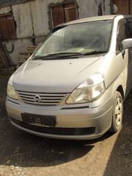 2003 Nissan Serena Pictures