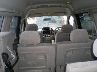 2003 Nissan Serena Pictures