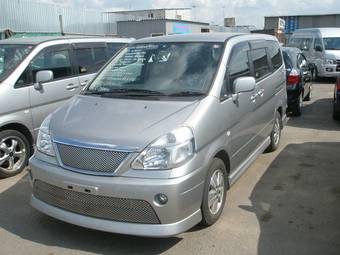 2003 Nissan Serena Photos