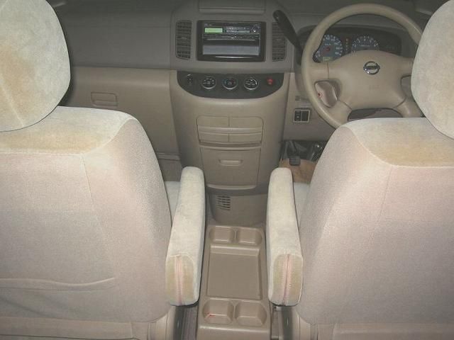 2004 Nissan Serena