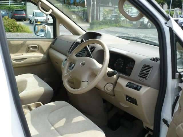 2004 Nissan Serena