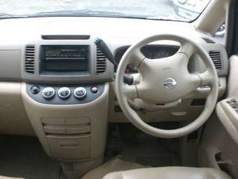 2004 Nissan Serena Photos