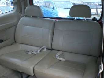 2004 Nissan Serena Pictures