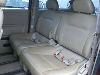 2004 Nissan Serena Photos